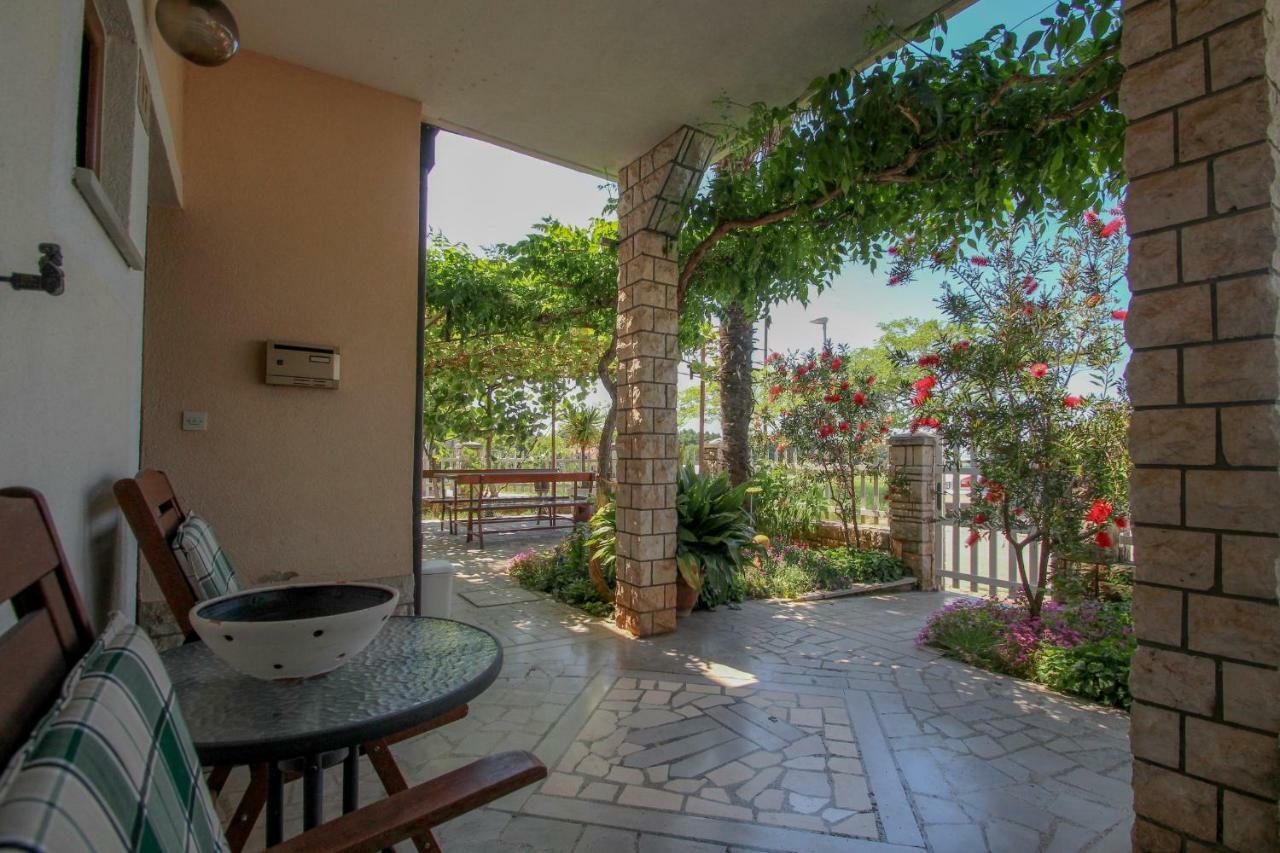 Apartment Sanja Novigrad Istria Exteriör bild